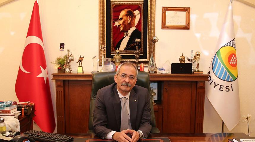 Koronavirüsü yenen Tarsus Belediye Başkanı Haluk Bozdoğan görevine başladı