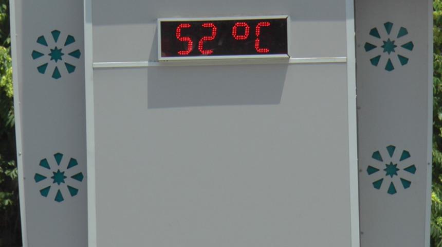 Gaziantep'te termometreler 52 dereceyi gösterdi! Bunaltıcı sıcağa rağmen akın ettiler