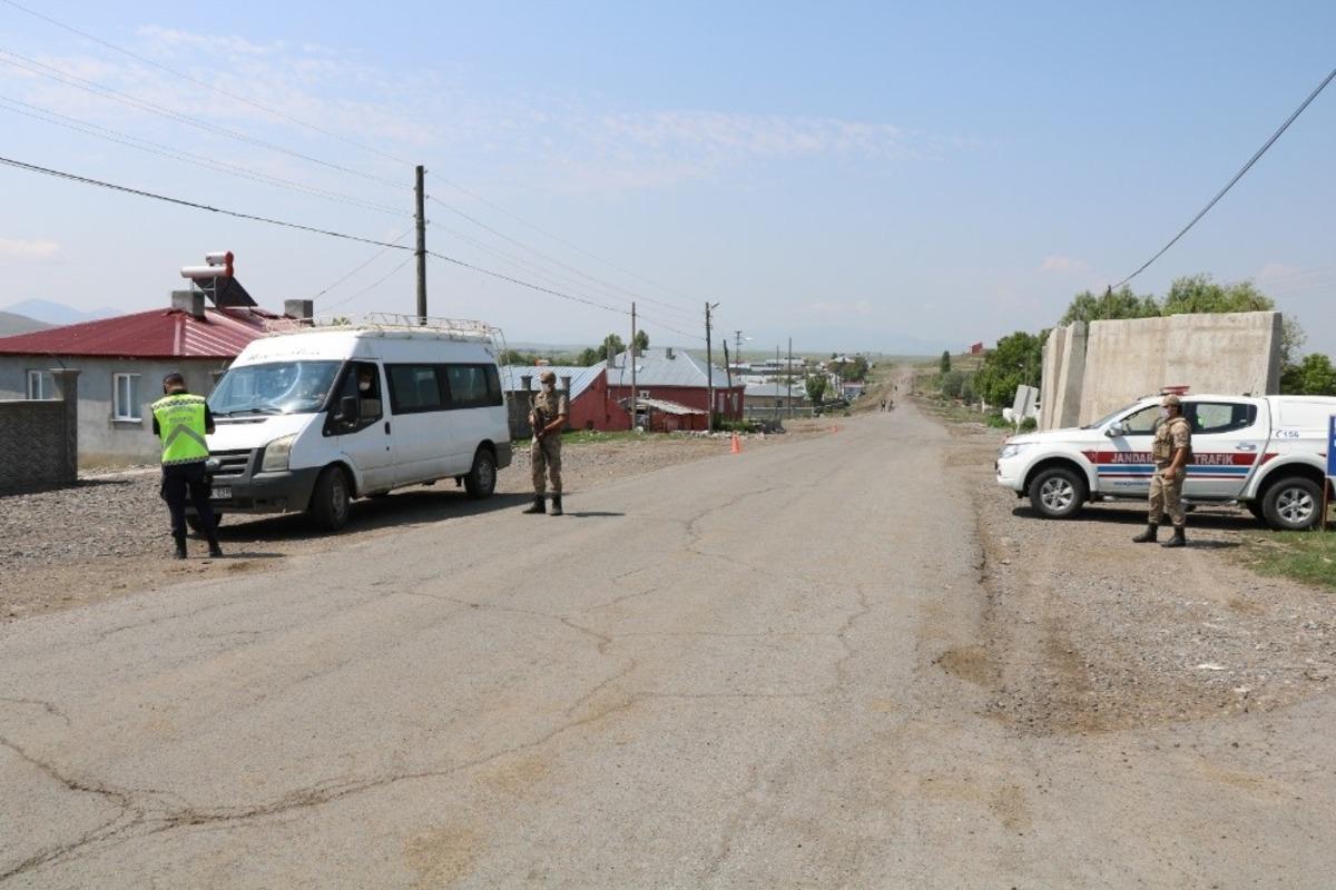 Kars&rsquo;ta jandarmadan radarlı hız uygulaması