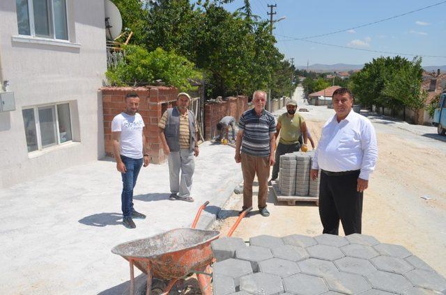 Beylikova&rsquo;da kaldırımlara kilitli parke taşı d&ouml;şeniyor 1