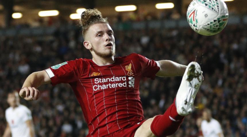 Liverpool 17 yaşındaki Elliott'ı profesyonel yaptı!