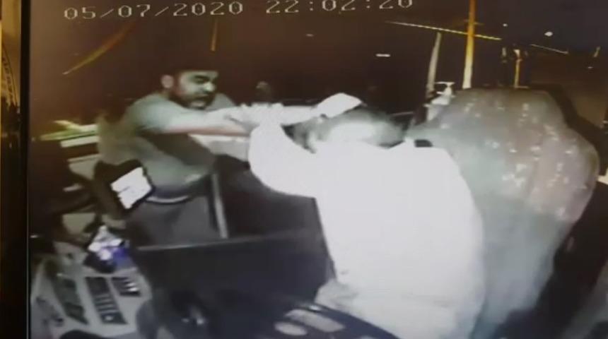 Maske y&uuml;z&uuml;nden otob&uuml;s şof&ouml;r&uuml;n&uuml; darp etti