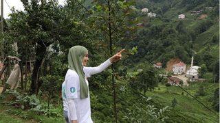 Gamze Özçelik’ten Rize Çıkartması! Yaylaların Yolunu Tuttu