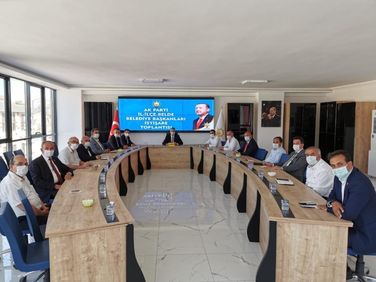Ahlatcı&rsquo;dan başkanlarla istişare toplantısı