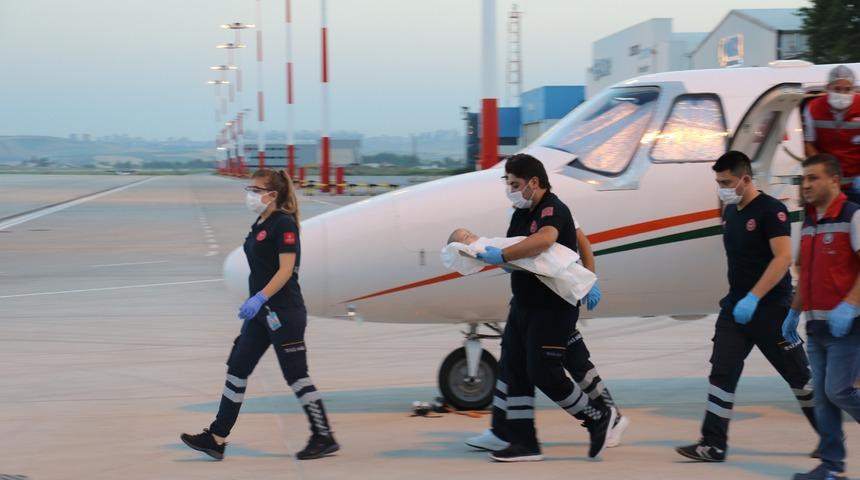 Bakan Koca talimat verdi, kalp damarları ters olan bebek Ankara&rsquo;ya getirildi