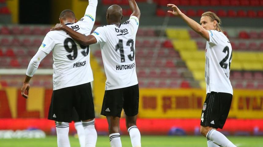 Beşiktaş'ta Lens ve Atiba açıklamalarda bulundu