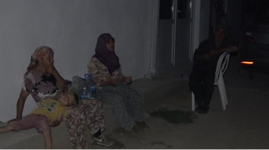 &Ccedil;anakkale'de orman yangını! Evleri i&ccedil;in sabaha kadar n&ouml;bet tuttular