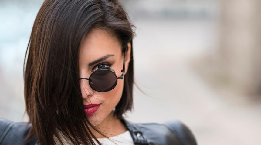 Hangi yüz tipine hangi güneş gözlüğü uygun? Yuvarlak yüzlüler...