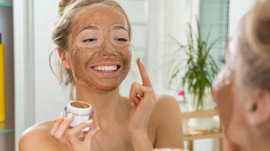 Pürüzsüz bir cilt için cilt bakım kürleri