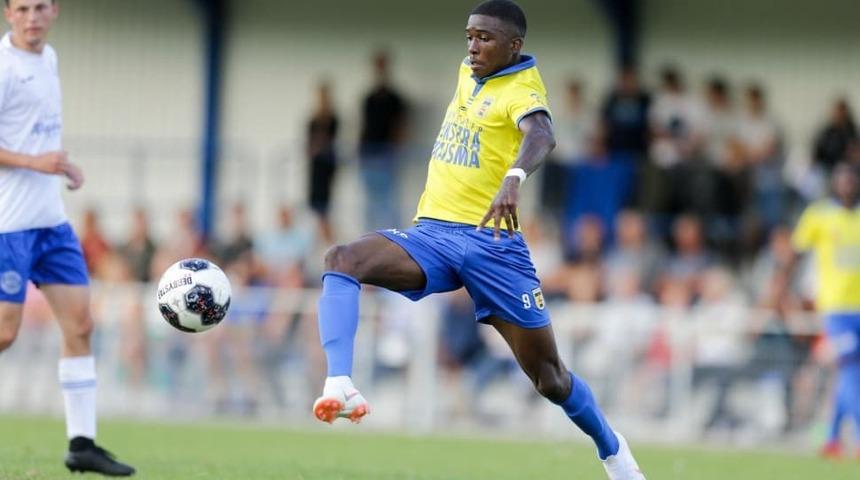 Galatasaray'ın g&uuml;ndemindeki Nigel Robertha'dan Aslan'a yeşil ışık