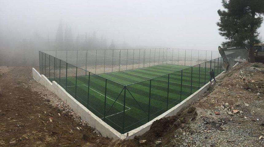 Aslanapa&rsquo;ya 6 k&ouml;y&uuml;n yararlanacağı sentetik halı saha