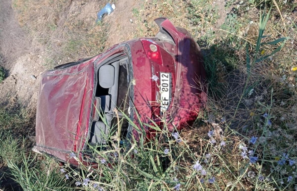 Otomobil şarampole devrildi : 4 yaralı