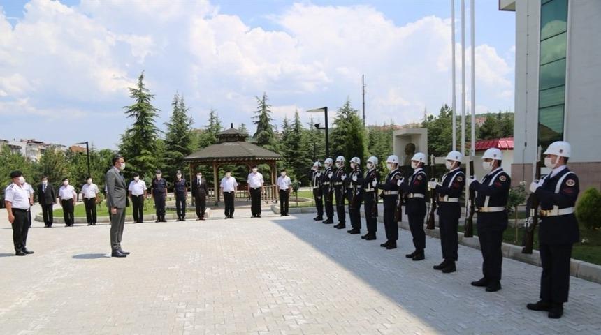 Vali &Ccedil;elik, İl Jandarma Komutanlığı&rsquo;nda