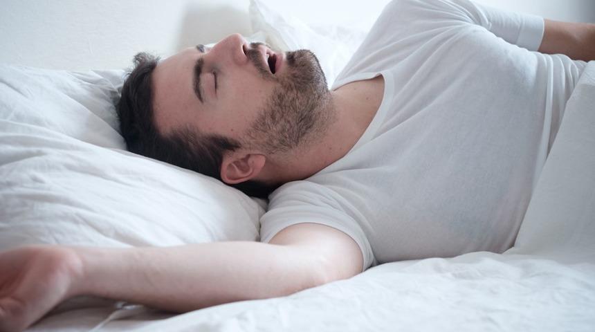 Horlayanlar dikkat! Bu 7 mucizevi y&ouml;ntem ile horlamayı durdurabilirsiniz!