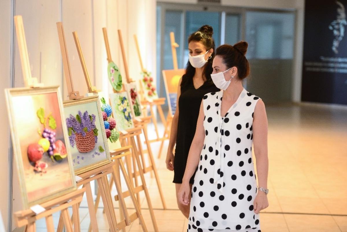 Muratpaşa&rsquo;da ilk sergiler, yeni normallerle a&ccedil;ıldı