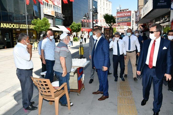 Vali Gürel hem uyardı hem maske dağıttı G1