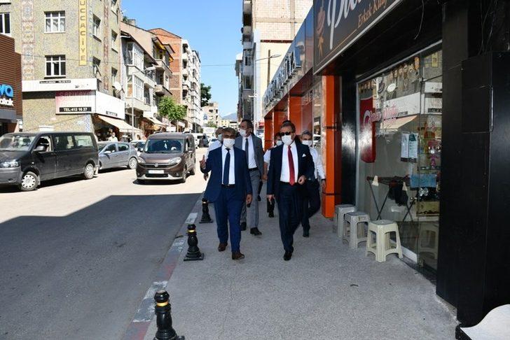 Vali Gürel hem uyardı hem maske dağıttı G2