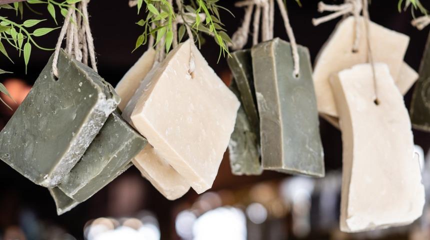 Paranız cebinizde kalsın! İşte evde mis kokulu sabun yapmanın kolay yolları...