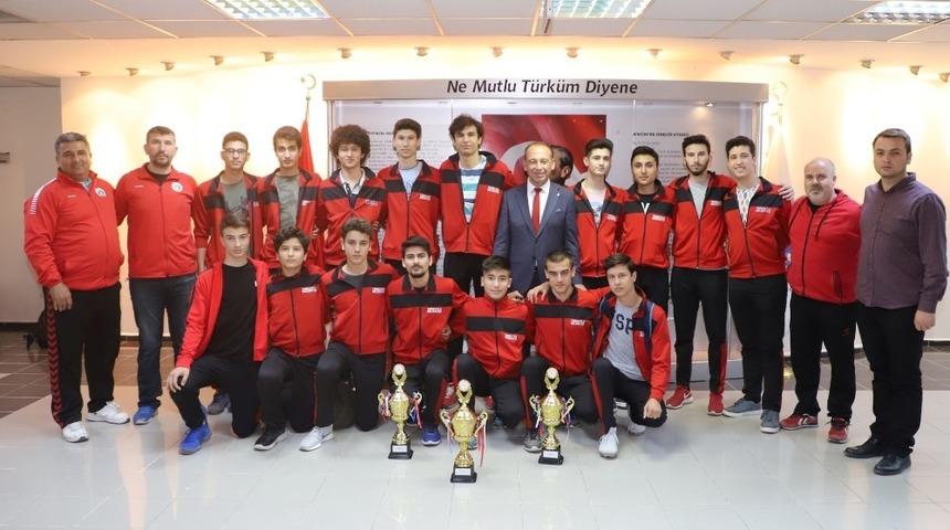 Turgutlu Belediyespor Erkek Voleybol Takımı 2. Ligde