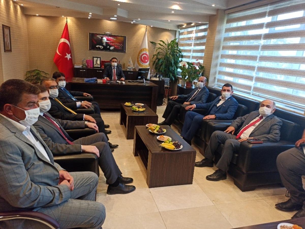 Vali &Ccedil;i&ccedil;ek&rsquo;ten Kaymakam Kaya&rsquo;ya ziyaret