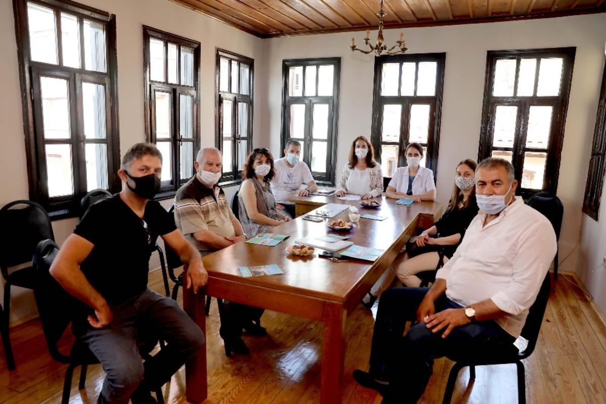 Mudanya&rsquo;da muhtarlara hayvanları koruma kanunu anlatıldı