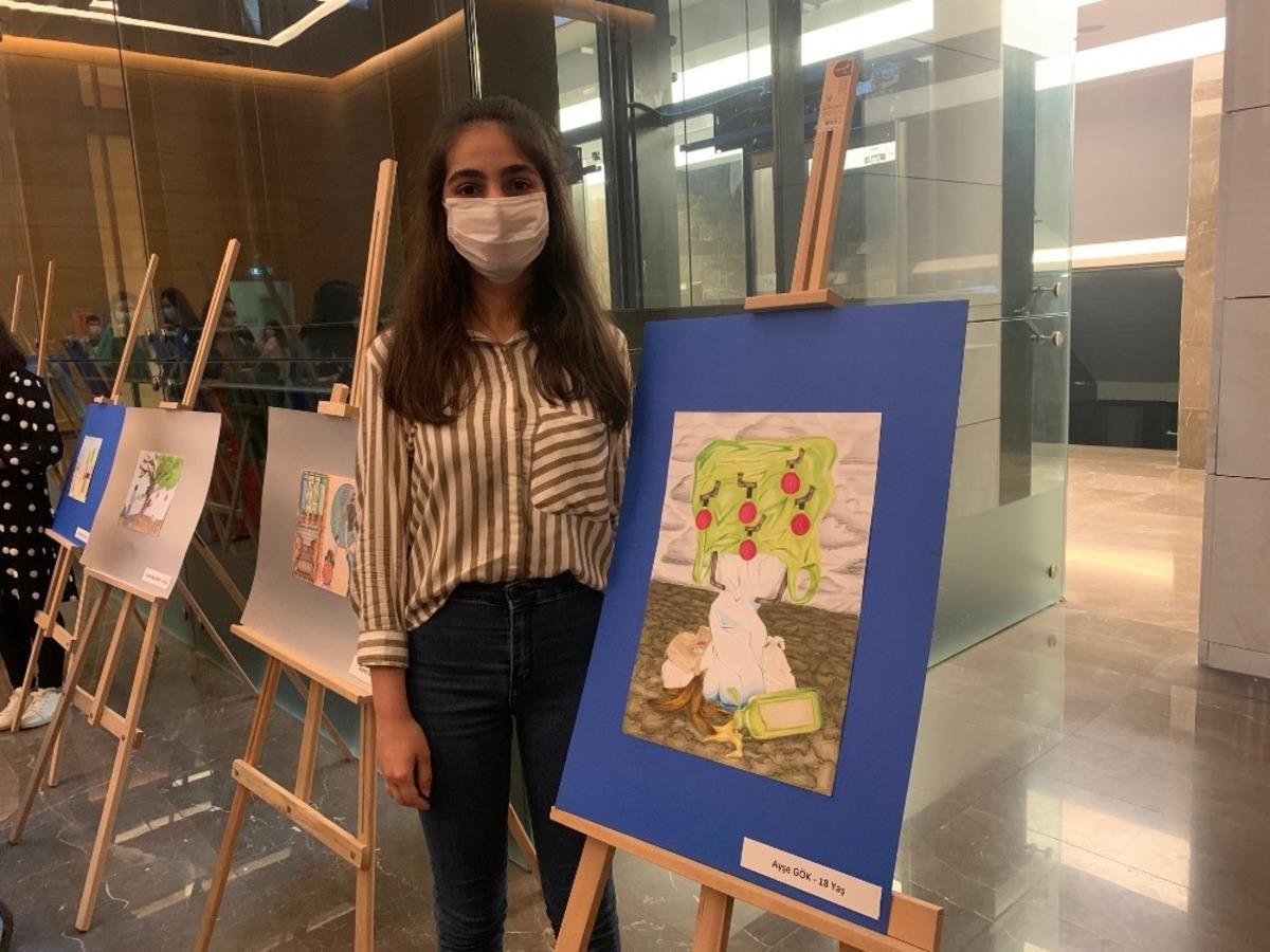 Zeytinburnu&rsquo;nda sosyal mesafeli &ouml;d&uuml;l t&ouml;reni