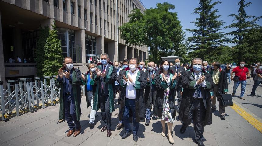 Ankara Barosu avukatları çoklu baro düzenlemesini protesto etti