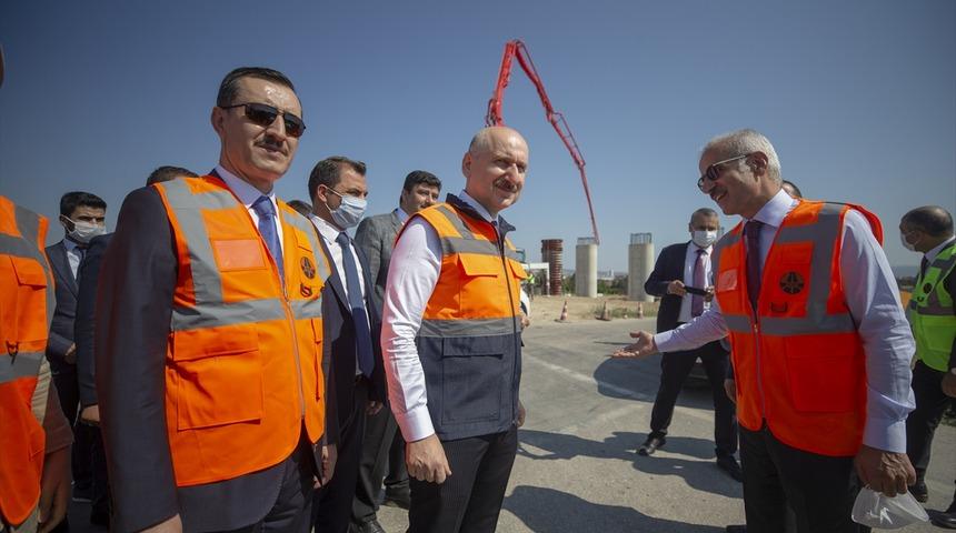 Bakan Karaismailoğlu: Ankara-Kahramankazan yolu en kısa sürede hizmete sunulacak