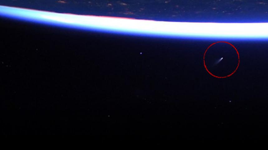 NEOWISE kuyruklu yıldızı D&uuml;nya'ya yaklaşırken astronotlara yakalandı!