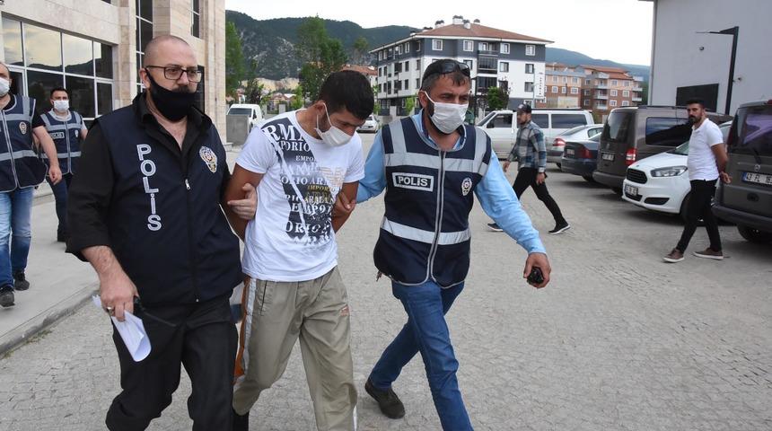 Eski sevgili kavgasında bı&ccedil;aklanarak &ouml;ld&uuml;r&uuml;ld&uuml;