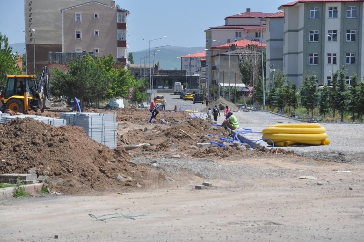 Kars Millet Bah&ccedil;esi&rsquo;nde &ccedil;alışmalar s&uuml;r&uuml;yor