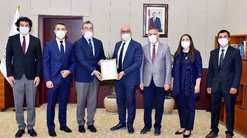 MCB&Uuml; Sosyal Bilimler Enstit&uuml;s&uuml; ISO 9001-2015 belgesi aldı