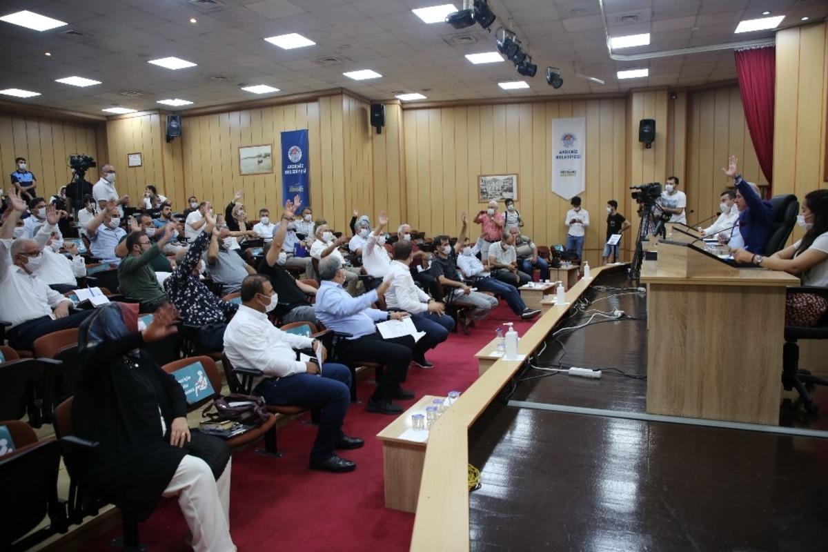 G&uuml;ltak: &ldquo;Sayısal &ccedil;oğunluk hangi tarafa ge&ccedil;erse ge&ccedil;sin, Mustafa G&uuml;ltak&rsquo;ın tavrı değişmeyecek&rdquo;