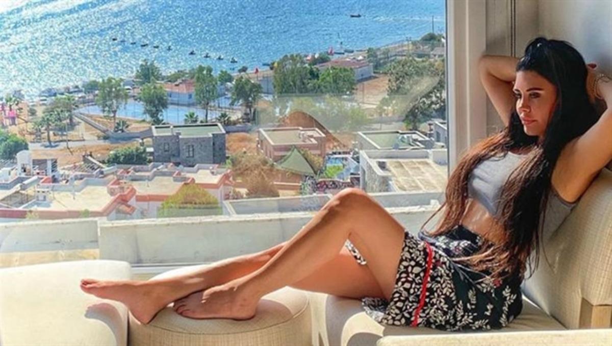 Ebru Polat'tan bikinili paylaşım! Bakın sırrı neymiş