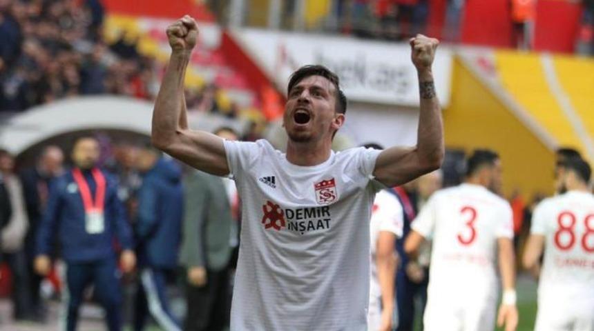 Mert Hakan Yandaş'ın Fenerbahçe'de forma numarası belli oldu