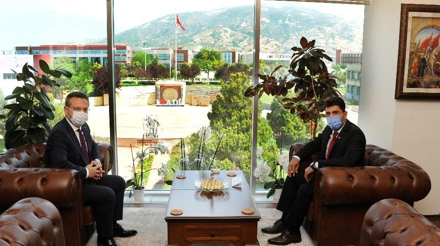 Vali Aksoy AD&Uuml;&rsquo;y&uuml; ziyaret etti