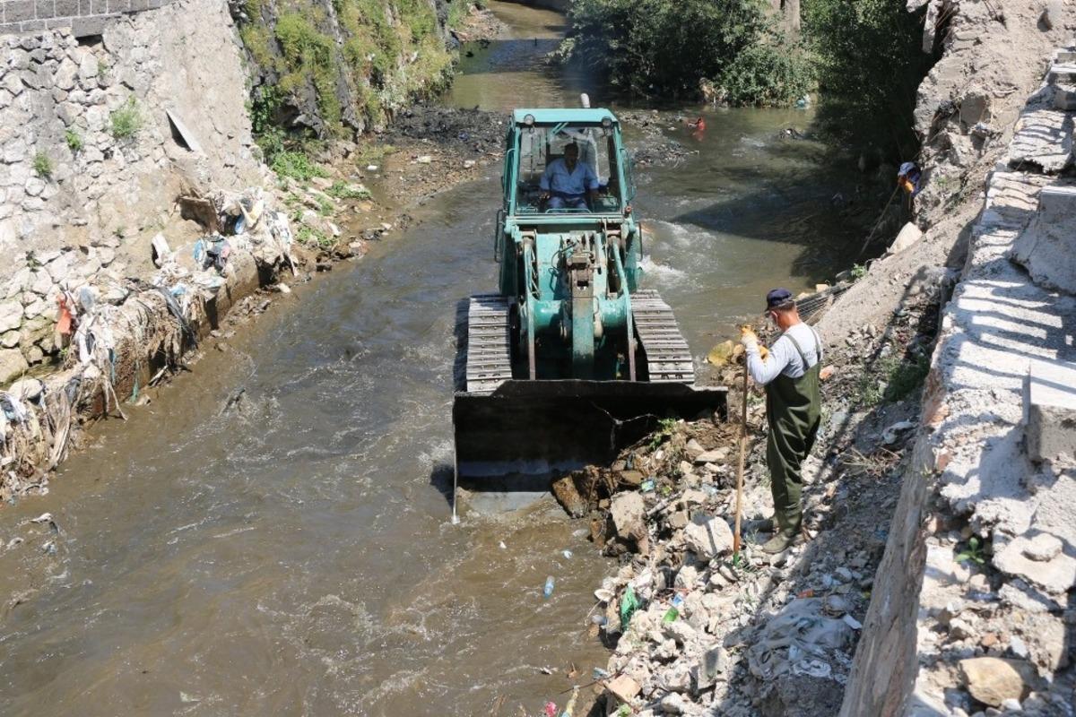 Bitlis Belediyesinden dere temizliği