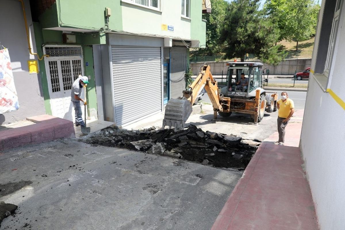 İlkadım&rsquo;da bozulan yollara onarım