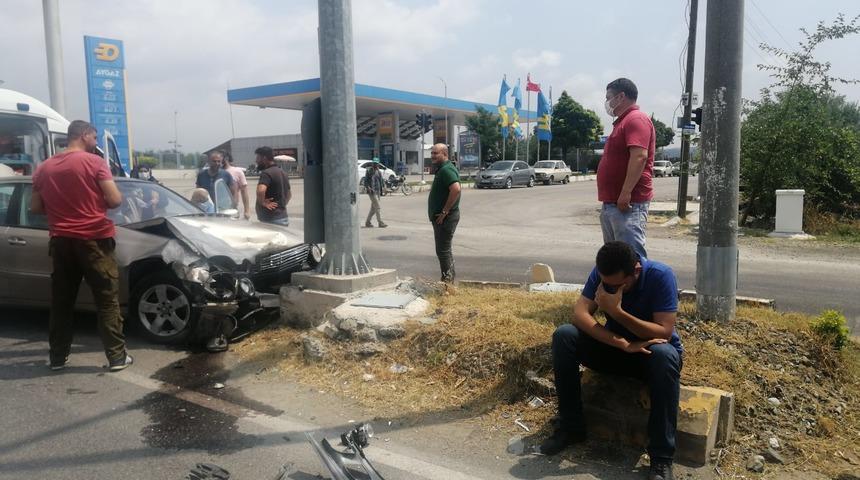 Sınavdayken otomobil çarptı, sürücü adayı şoka girdi