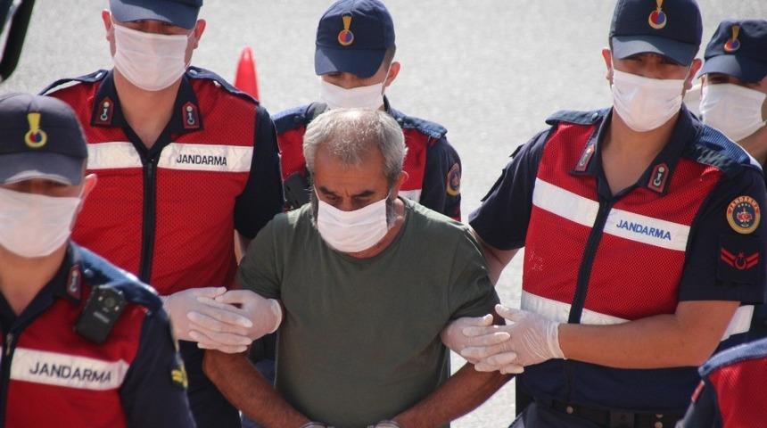 Kan donduran cinayetin detayları ortaya &ccedil;ıktı! &Uuml;zerindeki kanı yıkayıp sahilde uyumuş