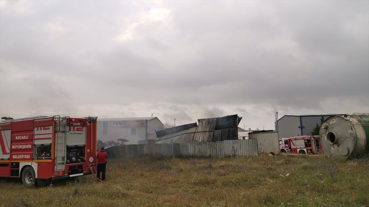 Kocaeli'de iş yeri yangını