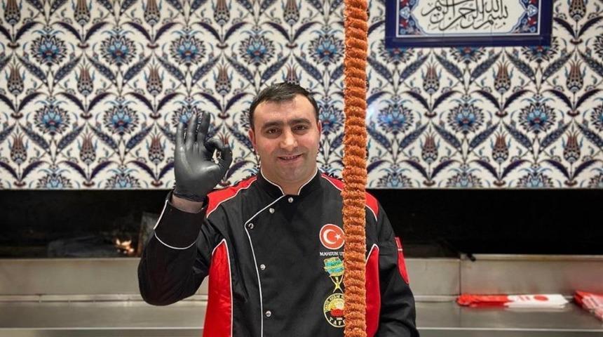 D&uuml;r&uuml;mc&uuml; Mahsun Usta; &ldquo;İyi kebap, lezzetini zırhla &ccedil;ekilmiş etten alır&rdquo;