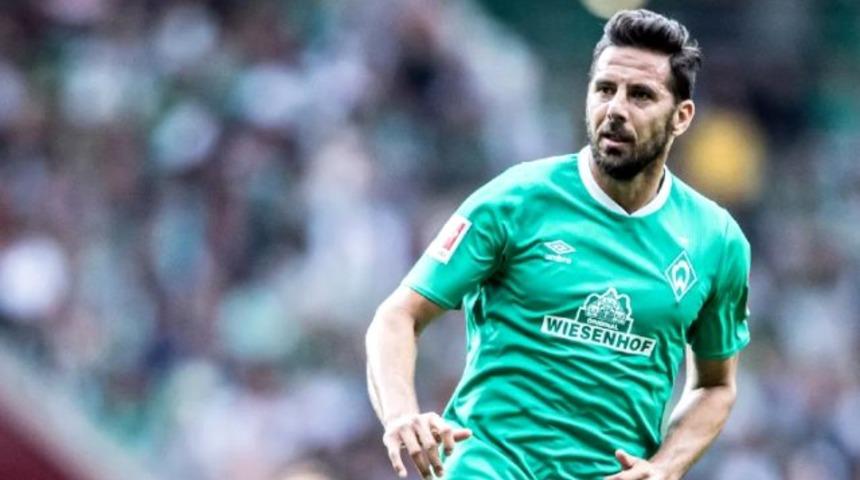 Werder Bremen'li golcü Pizarro, 41 yaşında futbola veda etti