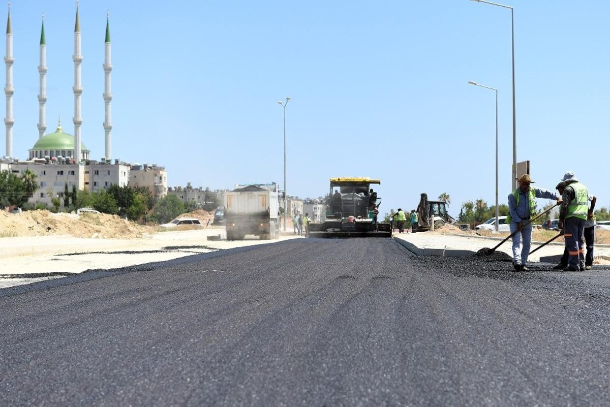 Mersin&rsquo;de asfalt &ccedil;alışmaları hız kazandı