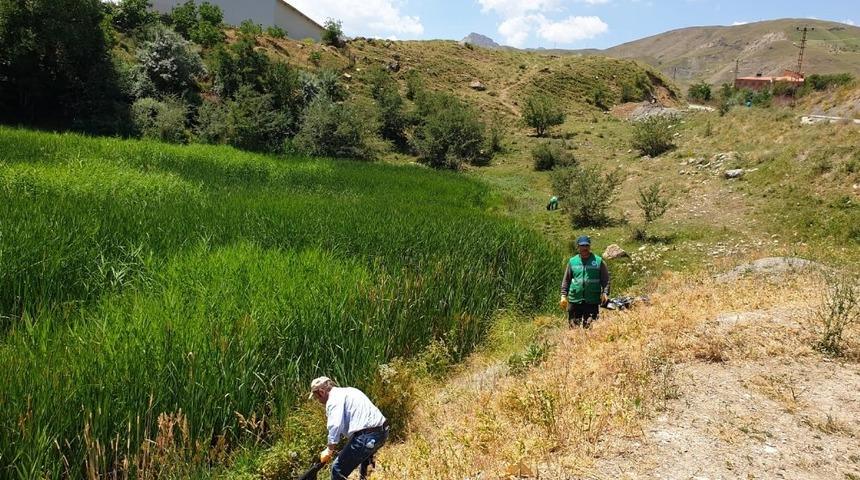 Golaz&uuml;ryan G&ouml;leti belediye ekiplerince temizlendi
