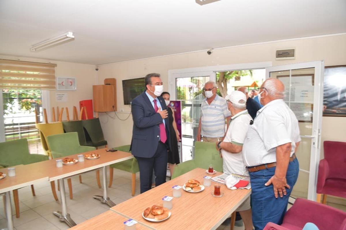 Emeklilere sosyal mesafe uyarısı