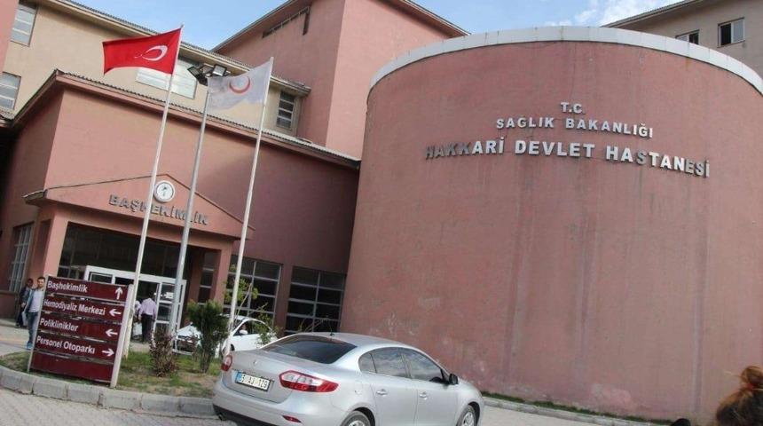 Hakkari&rsquo;de siyah maskeyle hastaneye giriş yasakladı
