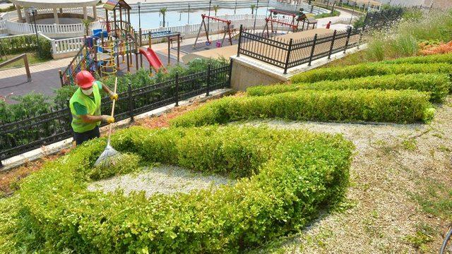 Park ve bahçelerde yoğun mesai