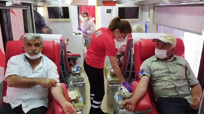 Korkuteli&rsquo;nde 2 g&uuml;nde 235 &uuml;nite kan bağışı