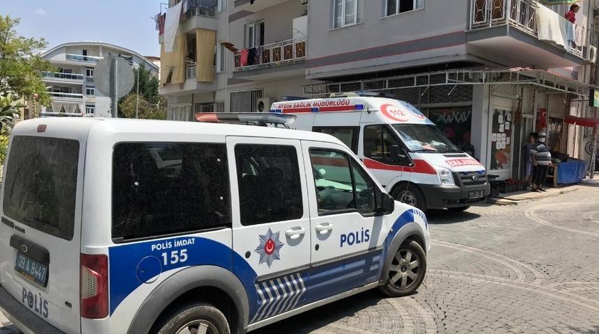 Kuşadası&rsquo;nda bı&ccedil;aklı kavga: 1 yaralı